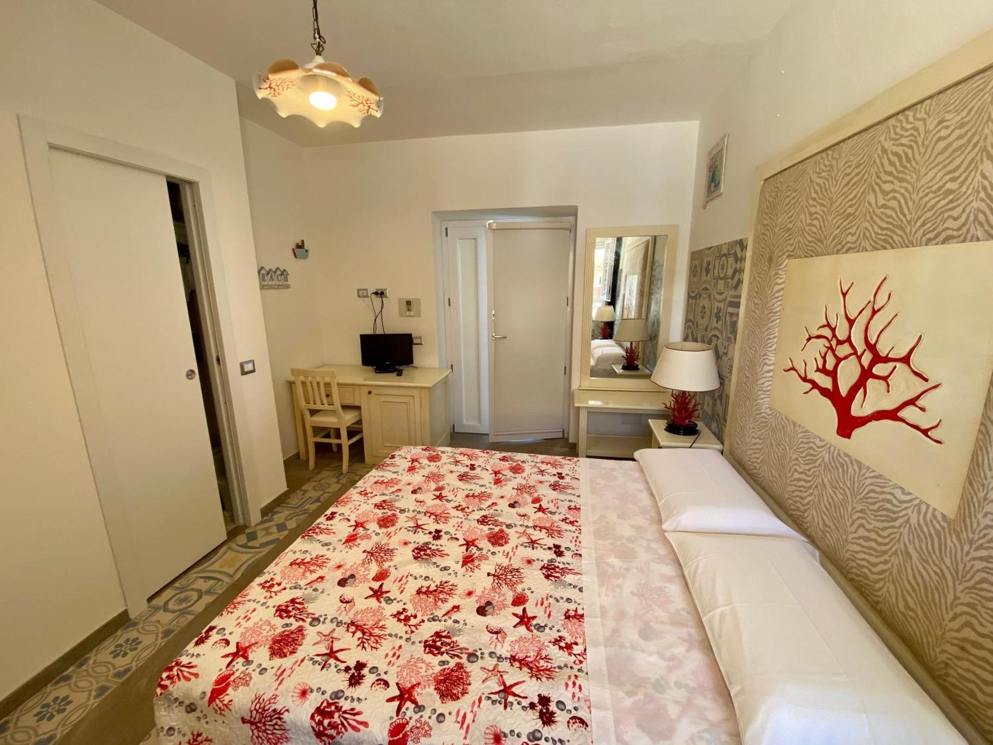 Casetta Al Mare イーゾラ・ロッサ 部屋 写真